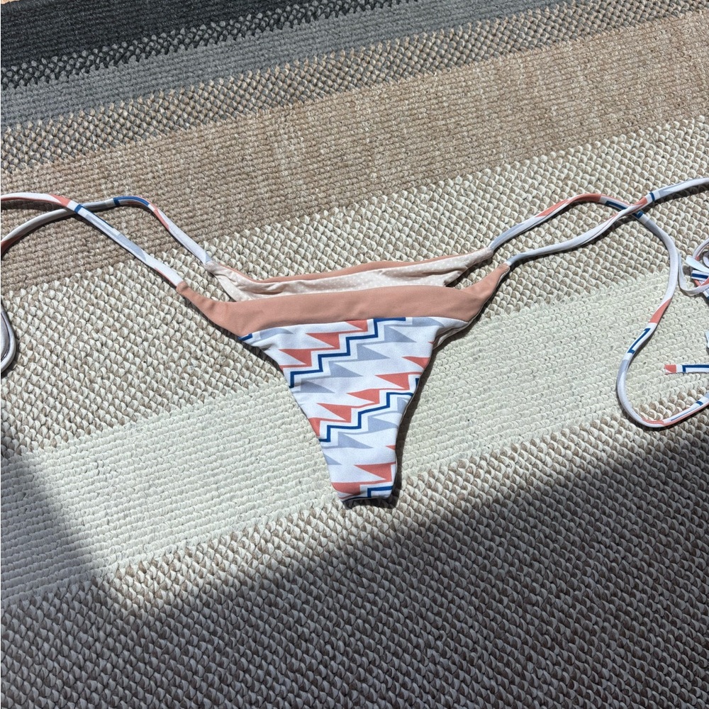 Acacia Bottoms